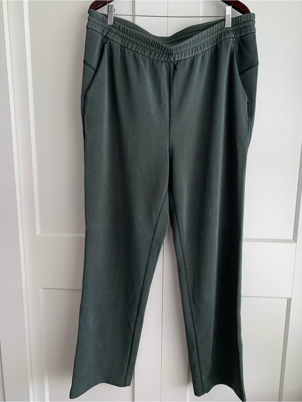 lululemon Softstream High rise wide leg pant women’s size 16